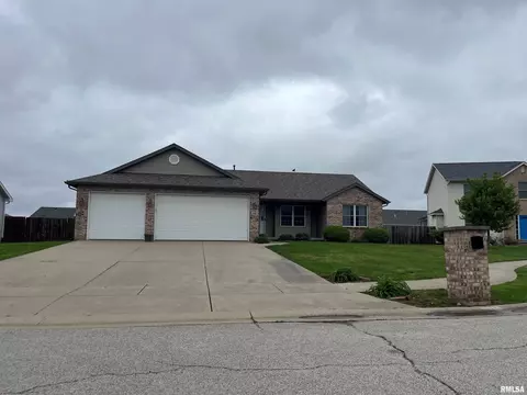 613 Pleasant Ct, Chatham, IL 62629
