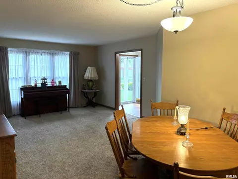 Dining - 2613 Stratford Dr, Springfield, IL 62704 photo 3 of 4