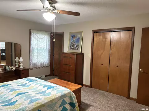 Bedroom - 2613 Stratford Dr, Springfield, IL 62704 photo 2 of 4