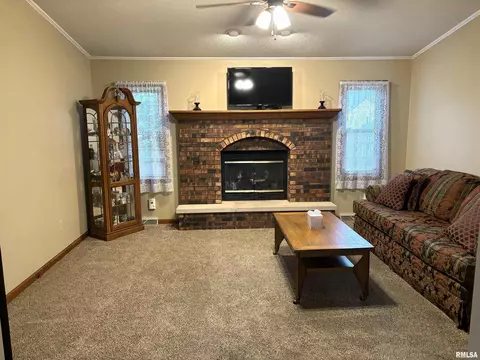 Living - 2613 Stratford Dr, Springfield, IL 62704 photo 3 of 4
