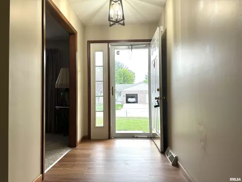 Entry Way - 2613 Stratford Dr, Springfield, IL 62704 photo 1 of 1