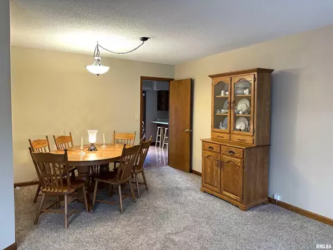 Dining - 2613 Stratford Dr, Springfield, IL 62704 photo 2 of 4