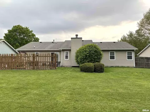 Exterior - 2613 Stratford Dr, Springfield, IL 62704 photo 9 of 9