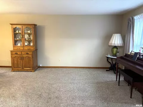 Living - 2613 Stratford Dr, Springfield, IL 62704 photo 1 of 4