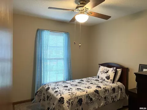 Bedroom - 2613 Stratford Dr, Springfield, IL 62704 photo 4 of 4