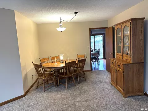 Dining - 2613 Stratford Dr, Springfield, IL 62704 photo 1 of 4