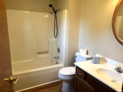 Bath - 2613 Stratford Dr, Springfield, IL 62704 photo 1 of 2