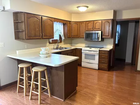Kitchen - 2613 Stratford Dr, Springfield, IL 62704 photo 2 of 3