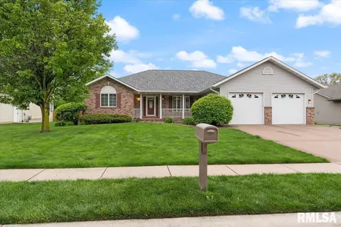245 Prairie Grass Rd, Chatham, IL 62629