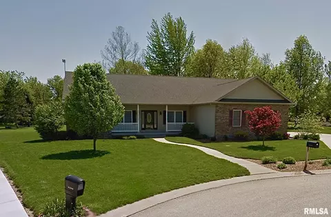 5258 Golf Dr, Auburn, IL 62615