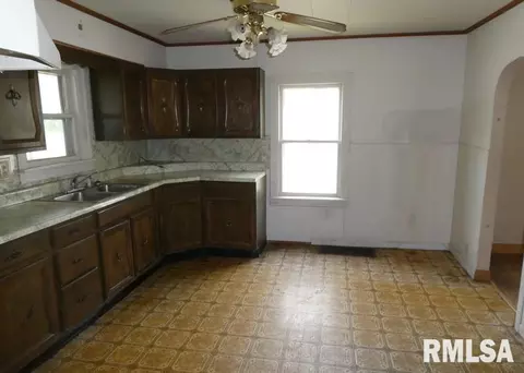 2103 S 17th St, Springfield, IL 62703 photo 7