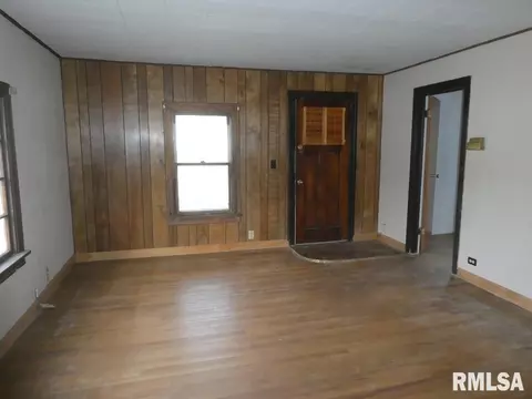 2103 S 17th St, Springfield, IL 62703 photo 2