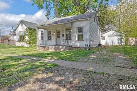 820 S Pasfield St, Springfield, IL 62704