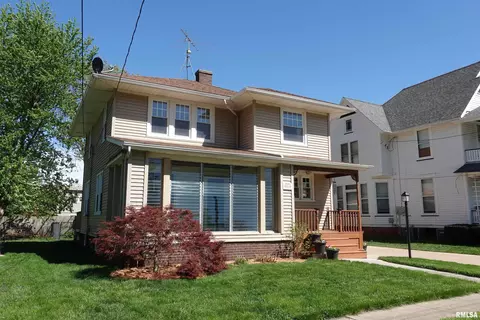 661 Willard St, Galesburg, IL 61401