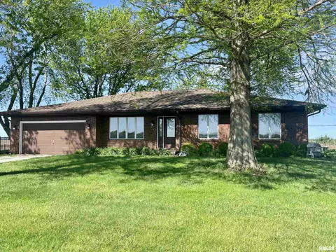 1381 920th Ave, Lincoln, IL 62656