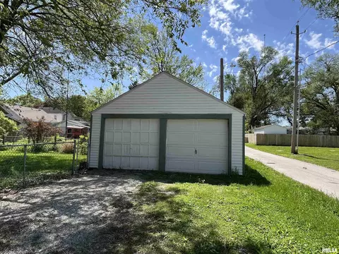 1251 Ledlie Ave, Springfield, IL 62702 photo 4