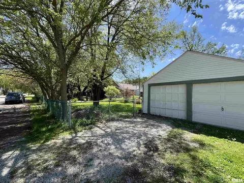 1251 Ledlie Ave, Springfield, IL 62702 photo 3