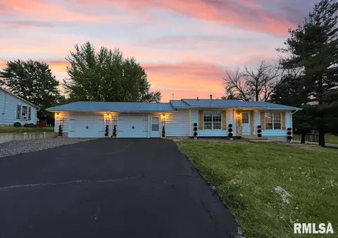 Exterior - 209 W Perkins St, Payson, IL 62360 photo 4 of 4