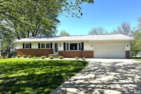 4367 Westport Cir, Galesburg, IL 61401