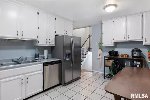 2032 Stonehenge Rd, Springfield, IL 62702 photo 7