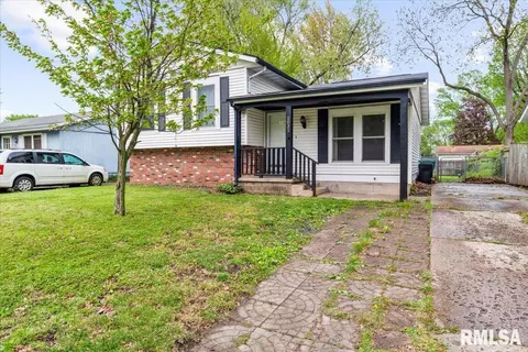 2032 Stonehenge Rd, Springfield, IL 62702 photo 2