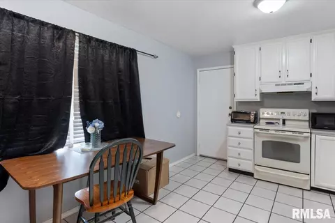 2032 Stonehenge Rd, Springfield, IL 62702 photo 6