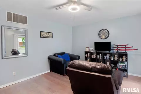 2032 Stonehenge Rd, Springfield, IL 62702 photo 3