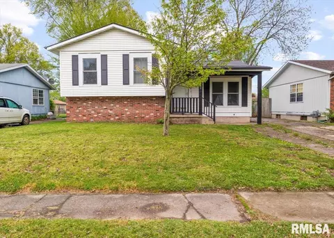2032 Stonehenge Rd, Springfield, IL 62702