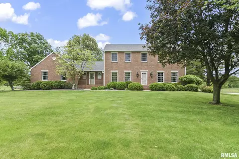 7006 Fulton Rd, New Berlin, IL 62670
