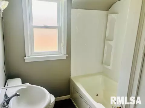 3017 Enos Ave, Springfield, IL 62702 photo 8