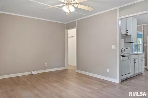 9 Reed Ct, Springfield, IL 62704 photo 2