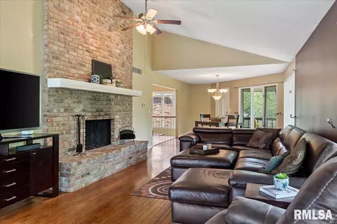 1 Oakwood Dr, Springfield, IL 62711 photo 13