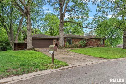1 Oakwood Dr, Springfield, IL 62711 photo 3