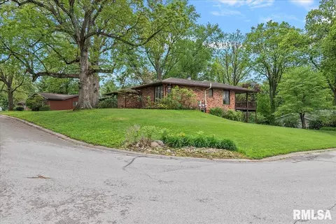 1 Oakwood Dr, Springfield, IL 62711 photo 4