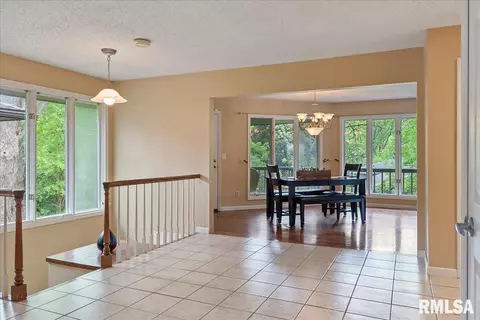 1 Oakwood Dr, Springfield, IL 62711 photo 7