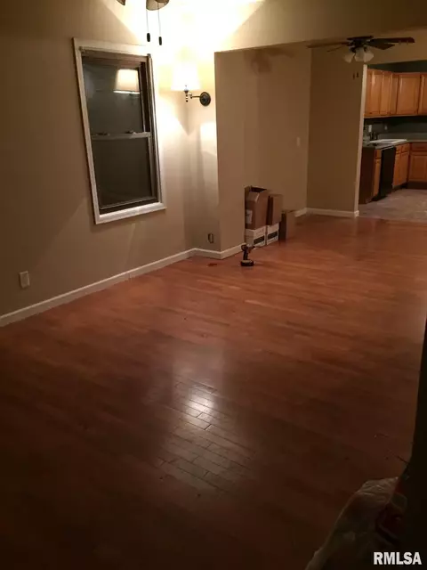 Living - 2118 E Buchanan St, Springfield, IL 62703 photo 1 of 3