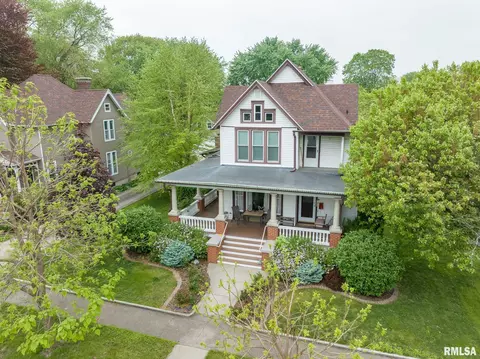 838 Willard St, Galesburg, IL 61401