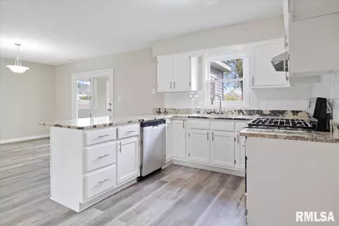 2409 Mayfair Rd, Springfield, IL 62703 photo 9
