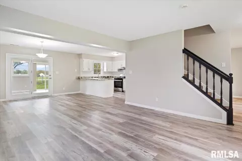 2409 Mayfair Rd, Springfield, IL 62703 photo 4