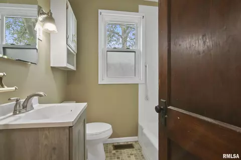 2120 N 8th St, Springfield, IL 62702 photo 18