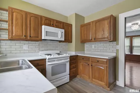 2120 N 8th St, Springfield, IL 62702 photo 13