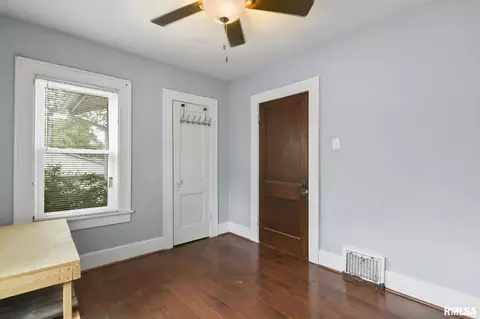 2120 N 8th St, Springfield, IL 62702 photo 15