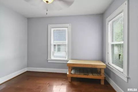 2120 N 8th St, Springfield, IL 62702 photo 17