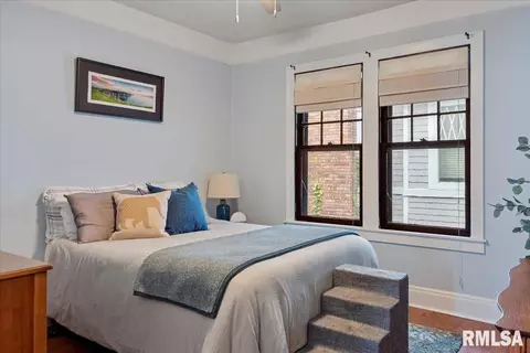 Bedroom - 925 S Walnut St, Springfield, IL 62704 photo 1 of 4