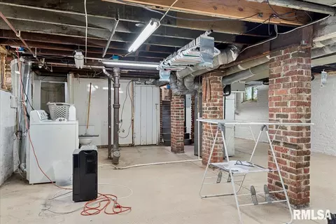 Other - 925 S Walnut St, Springfield, IL 62704 photo 9 of 9