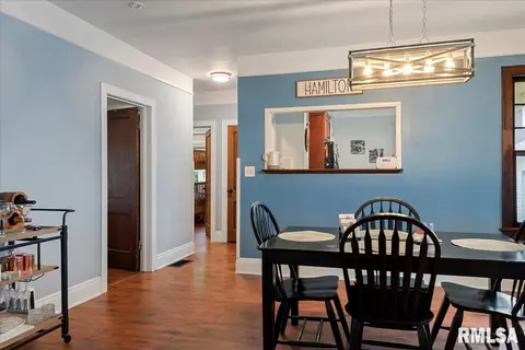 Dining - 925 S Walnut St, Springfield, IL 62704 photo 1 of 4