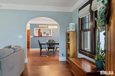 Entry Way - 925 S Walnut St, Springfield, IL 62704 photo 1 of 1