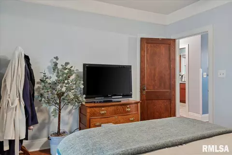 Bedroom - 925 S Walnut St, Springfield, IL 62704 photo 2 of 4