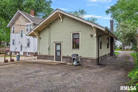 Exterior - 925 S Walnut St, Springfield, IL 62704 photo 3 of 5