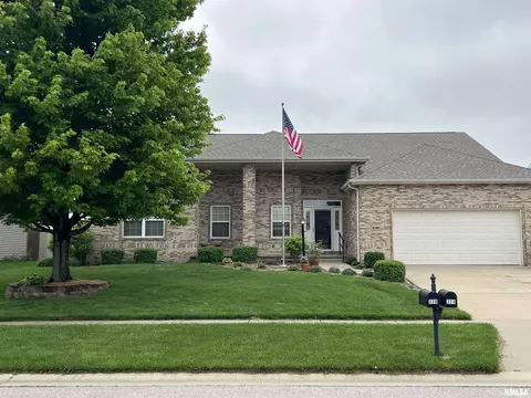 328 Newcombe Ln, Chatham, IL 62629